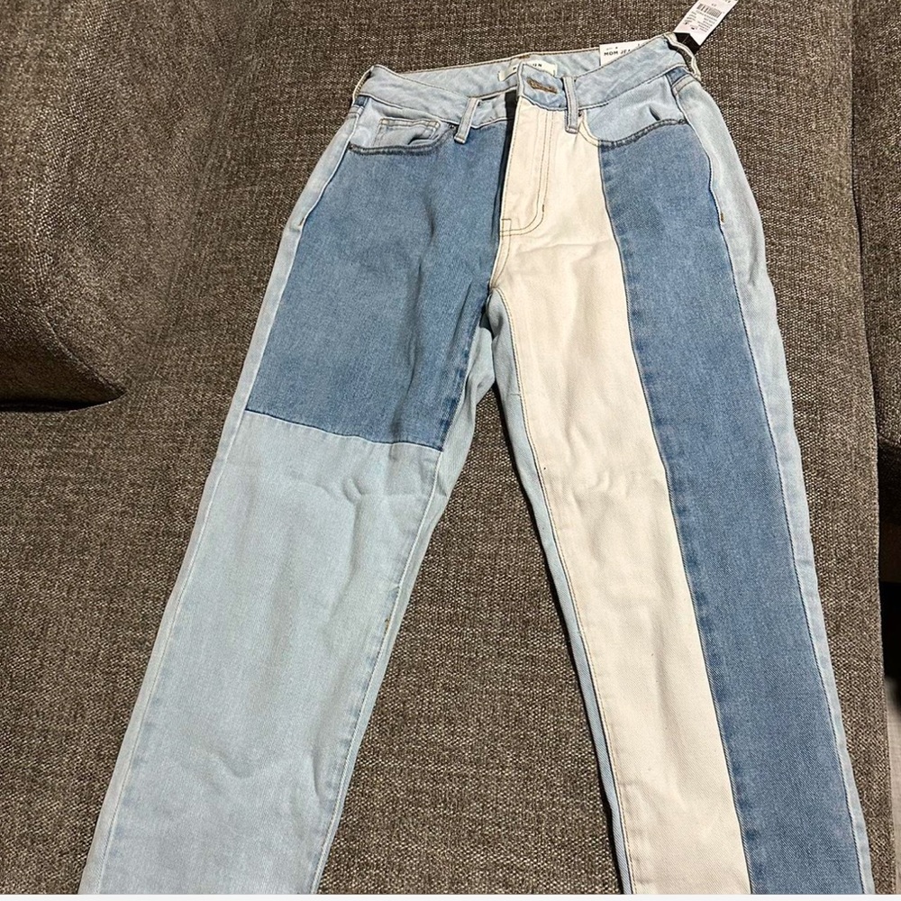 Pacsun Mom Jeans 23”